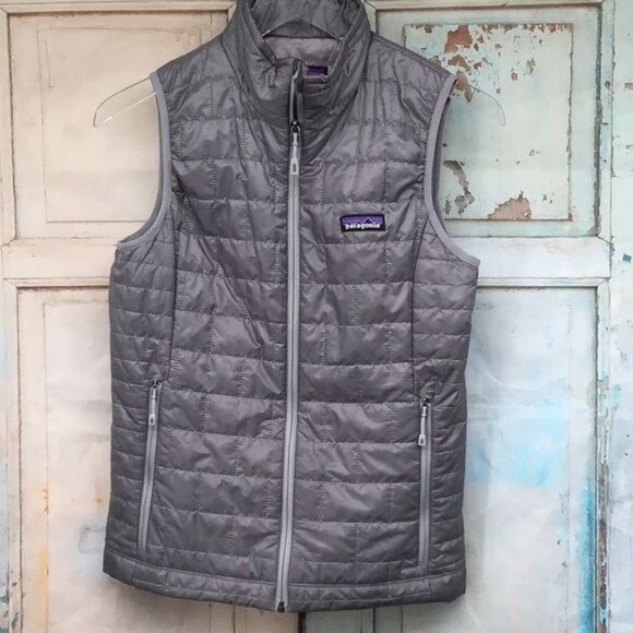 Patagonia Woman’s XS Silver Gray Nano Puffer Vest Small Flaw
